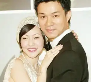 徐家姐妹参加小聚会,玩测试真爱的魔术游戏,小s抱着丈夫大哭