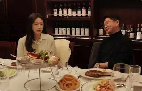 央视心想事成张俪的皱纹,毛晓彤的脸,这部剧的滤镜太真实