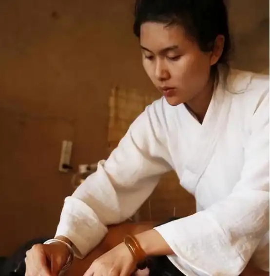 她21岁离婚当道士,25岁卖房修道观做住持,被称中国美女道士