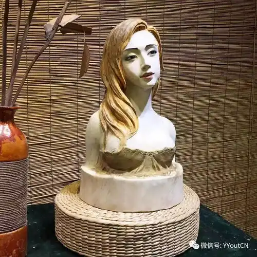 两件纯手工香樟木美女你认为哪件更漂亮