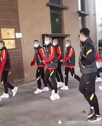 韩媒嘲讽中国足球u17剃头和尚聚会,管用的话,早进世界杯