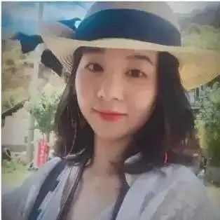 下雪了让男朋友帮我拍张照发朋友圈,只有更丑哈哈哈哈哈哈哈
