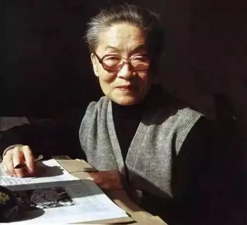 才女鄙视链杨绛嫌张爱玲丑,张爱玲瞧冰心作,冰心讽林徽因绿茶