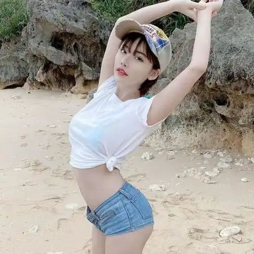 暗黑界av霸主深田咏美的奇闻异事奋斗整形前后改头换面