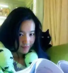 刘亦菲罕见素颜丑照令女神形象破碎