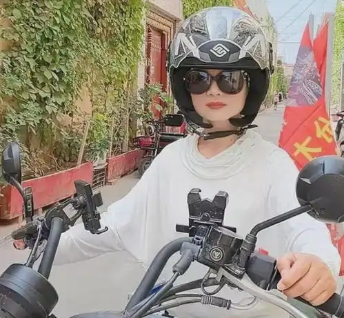 四川女子被拐至山东,生子后逃回故乡,女儿长大骑行10年寻找妈妈