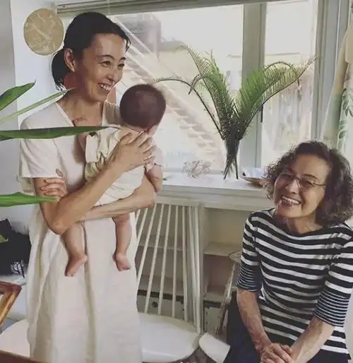74岁日本奶奶曝光40年主妇生活,跟闺蜜开趴与老公偶尔分居,网友不怕变老了