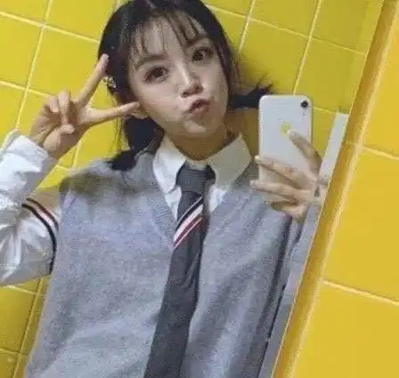 卿卿日常女主田曦薇旧照被扒,网友从小美到大