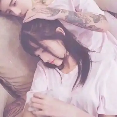 抖音网红情侣头像最美的是你的名字