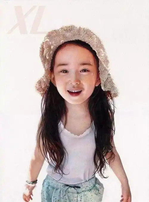 彩铅界的冷军,超高的写实功底将通透的少女感表现得淋漓尽致附步骤图
