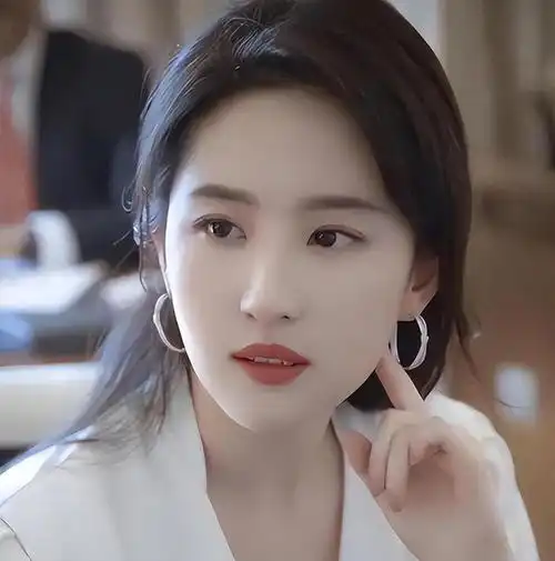 刘亦菲为何单身至今不是没人愿意娶,看完这些照片你就知道了