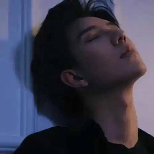 帅气头像超绝的男生头像