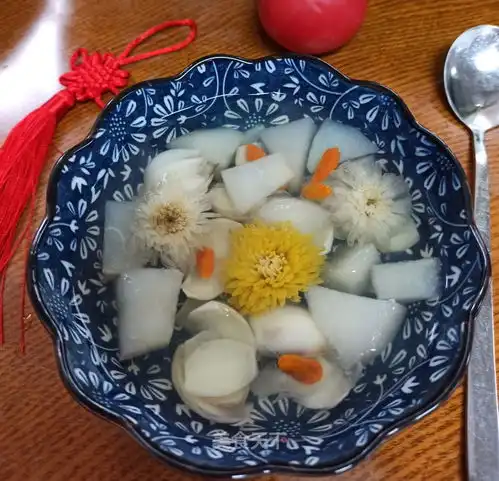 冰糖雪梨炖百合的做法冰糖雪梨炖百合怎么做柠檬小厨的菜谱