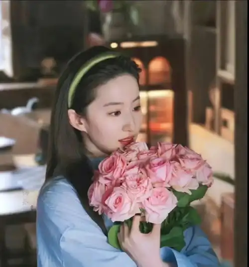 徐梦洁叫粉丝p图,情商受质疑,这次内娱普女的标签坐实了