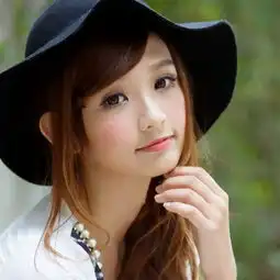 人家说我,你长的这么漂亮的美女,素质原来这么的差呀跑到男朋友店里面去扔垃圾,吐痰,你不是发信息说