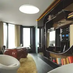 深色地板现代简约风格圣彼得堡公寓设计