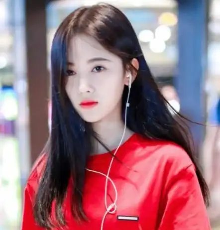 她曾是最佳上镜皇后,因假摔被质疑,如今在热播剧中当配角