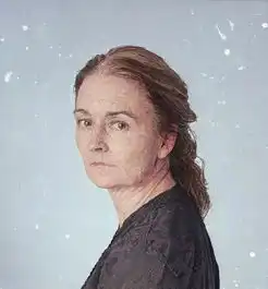 她的刺绣肖像足以媲美超写实油画,惊呆一众小伙伴