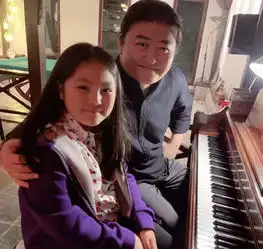 李湘晒王诗龄完美书法,砸重金从小名媛级教育好奢侈