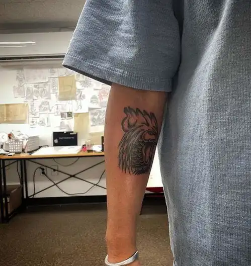 大s具俊晔澄清出轨传闻,绝口不提纹身和电费,评论区再度翻车