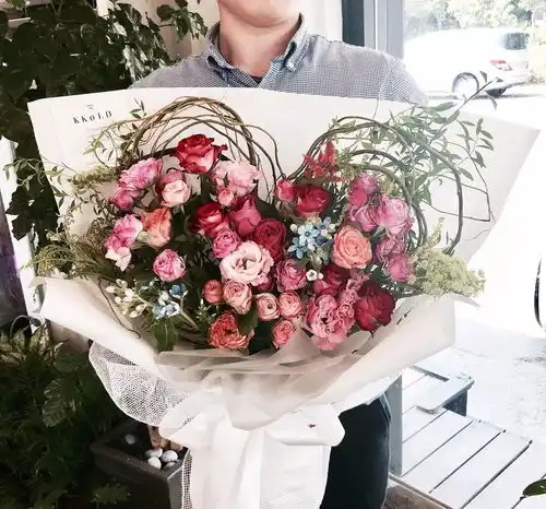 女朋友最喜欢的心形花束千万别错过