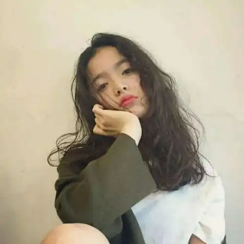 女生头像年少的我们喜欢一个人
