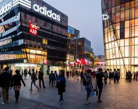 港媒中国人仍喜欢在实体店购买国外品牌服饰