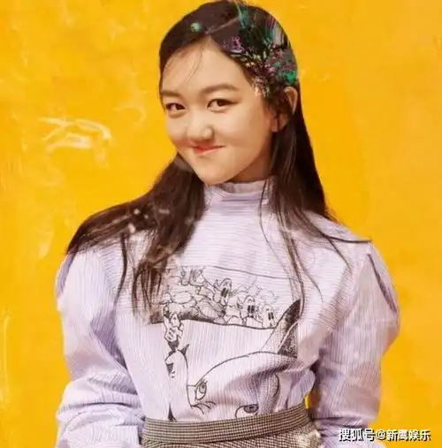 李亚鹏带女儿吃路边摊,李嫣一筷未动引争议,娇生惯养坏了