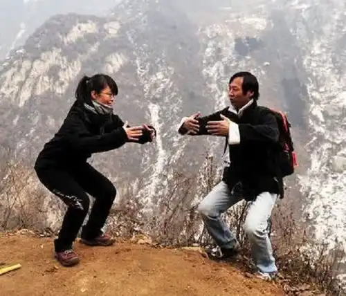 假道士念阿弥陀佛骗游客,终南山房租一涨再涨,如今真道士没几个
