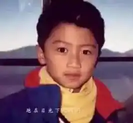 史上最全的明星小时候照片,被陈冠希和贝克汉姆帅哭了