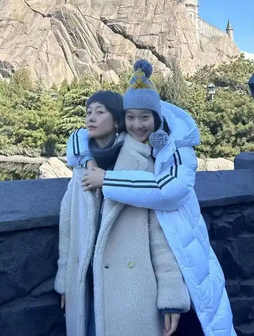 文章和女儿开通新账号,父女头像引关注,离婚后对小女儿态度成谜