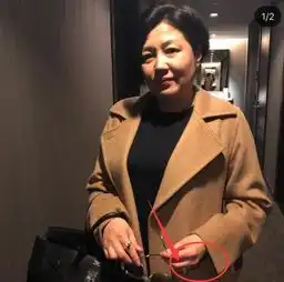 李咏离世9月后哈文首换头像,无名指上的婚戒抢镜