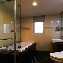 浴缸清新和风日式卫生间效果图