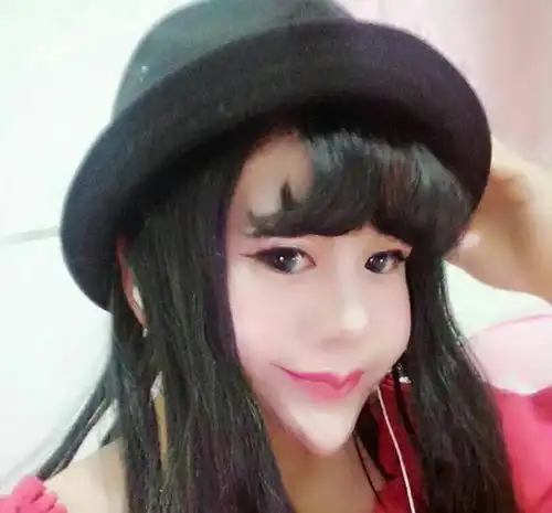 直播吃虫可乐洗澡,网红韩熙雅为博流量,可以有多无底线