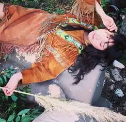 徐娇穿流苏裙仙气十足美腿白皙修长引网友点赞