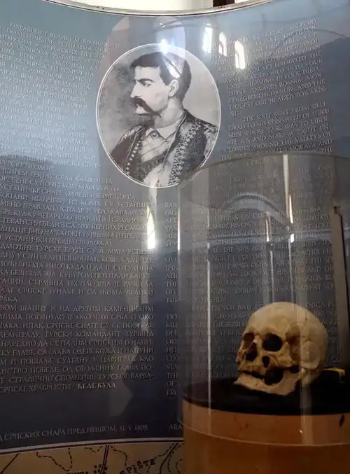世界上唯一一座真正人骨塔,记载塞尔维亚民族的血泪史