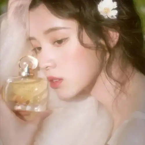 快把漂亮小姐姐的头像存起来