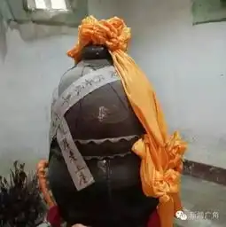 老和尚坐缸3年肉身不腐新浪图片