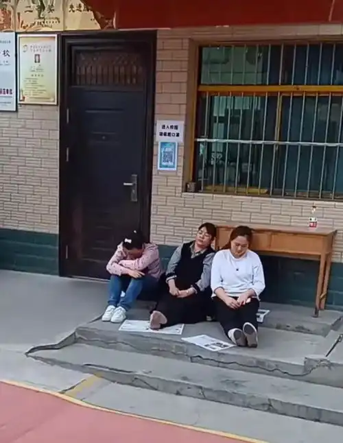 西安浐灞小学女生,有没有偷老师的钱