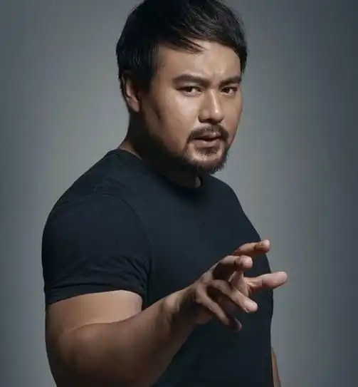 康凯把张飞和李逵都演成了傻子,如今他终于没戏可拍了