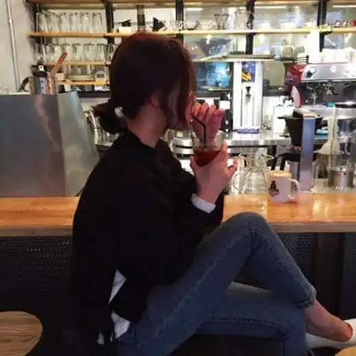 短发要怎么弄好看的发型没个像样的发型,脸会显得好大
