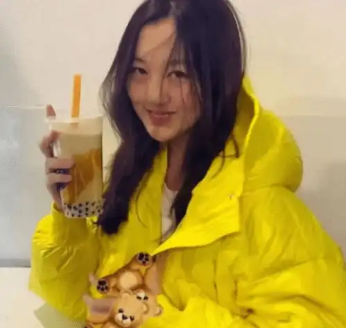 惊鸿一艳14岁李嫣成功摘掉兔唇标签,长相神似年轻的王菲,美到不敢认